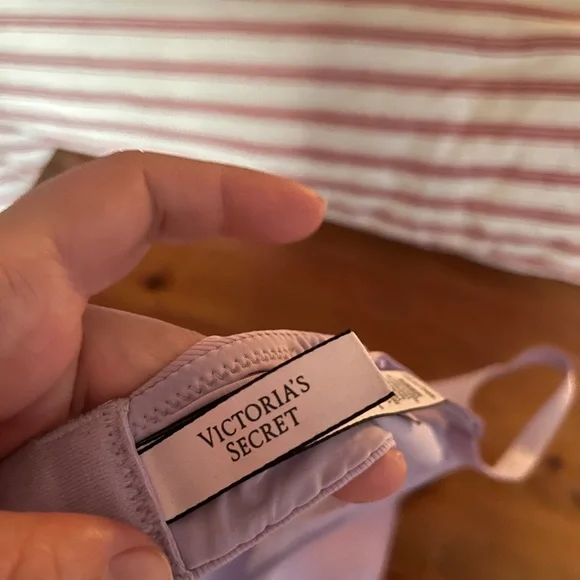 Victoria's Secret Light Purple Underwire T-Shirt Bra - Picture 5 of 7